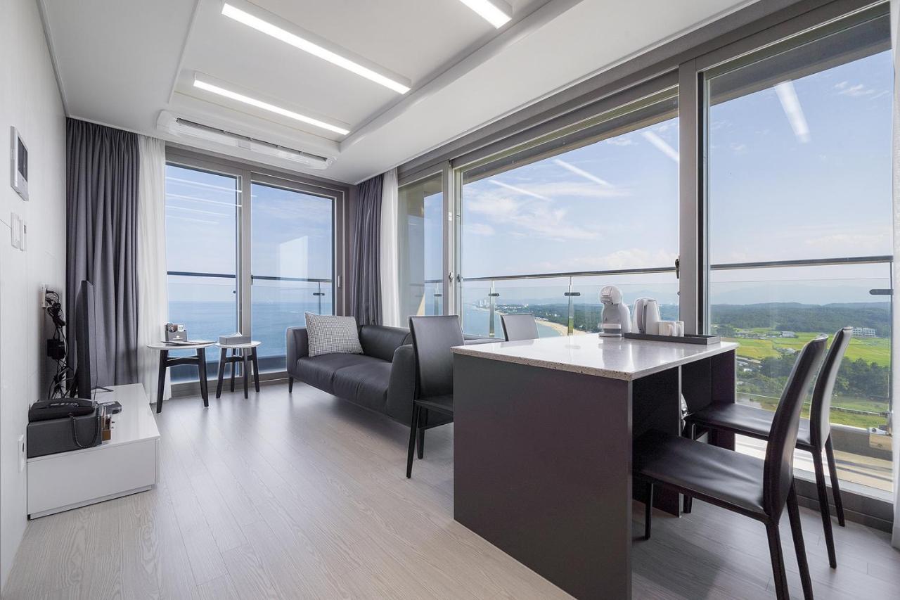 Gangneung Chonpines Ocean Suites Hotel المظهر الخارجي الصورة