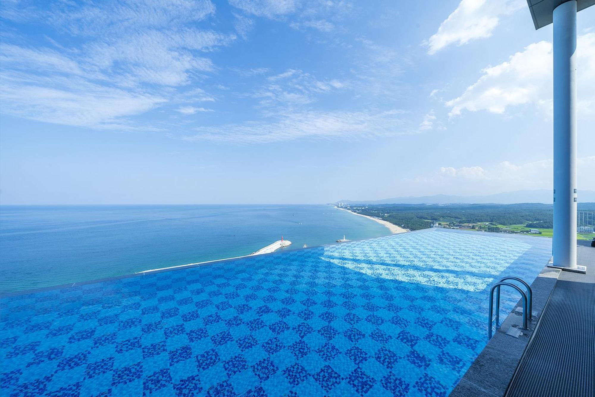 Gangneung Chonpines Ocean Suites Hotel المظهر الخارجي الصورة