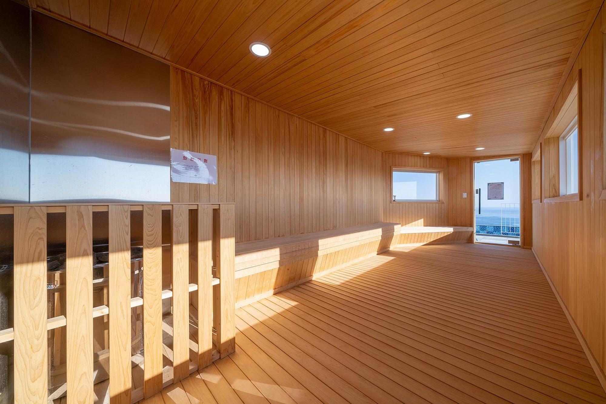 Gangneung Chonpines Ocean Suites Hotel المظهر الخارجي الصورة