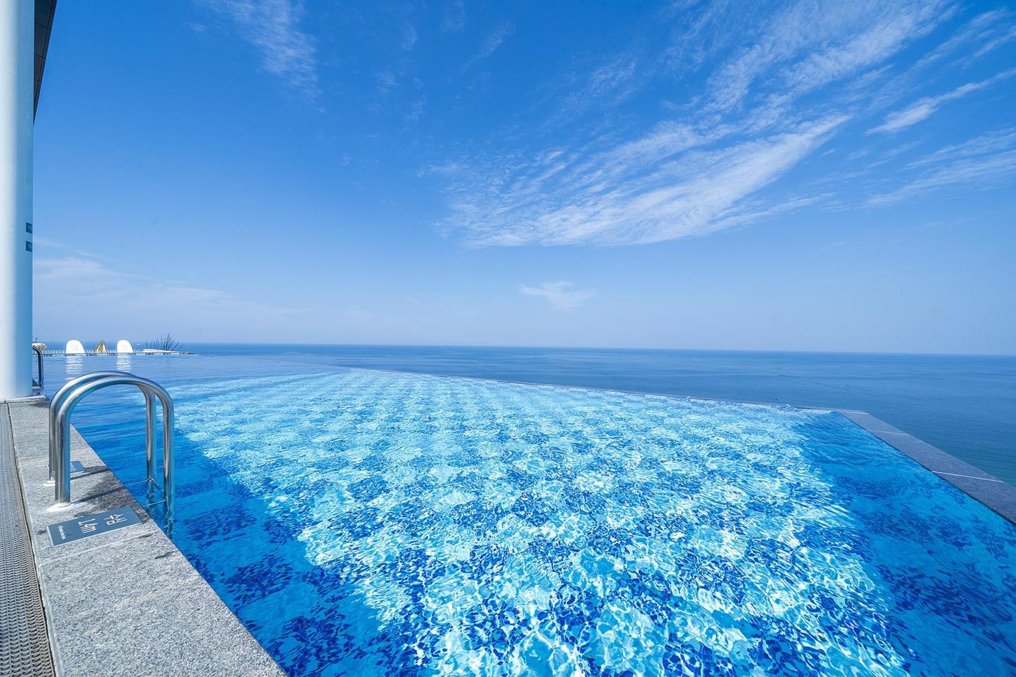Gangneung Chonpines Ocean Suites Hotel المظهر الخارجي الصورة